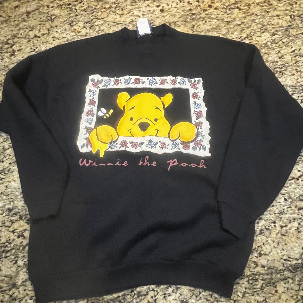 Vintage Disney Winnie the Pooh Sweatshirt Black Jerry Leigh‎ Large Floral Bee